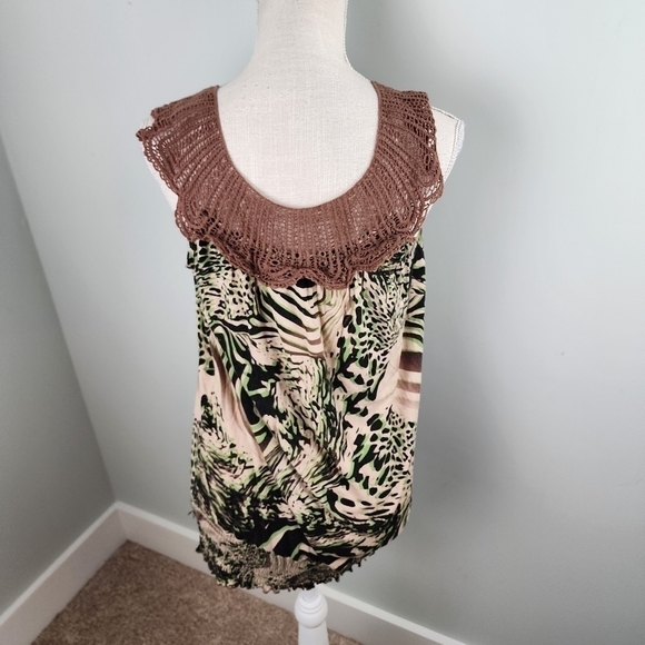 Cable & Gauge Women’s Crochet Neckline Elastic Hem Sleeveless Top Size Large - Picture 4 of 8